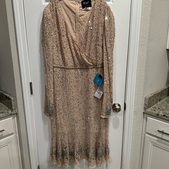 Mac Duggal Fully Beaded Sequin Long Sleeve V Neck Evening Trumpet Midi Dress NWT - Picture 4 of 11
